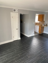 Building Photo - 4618 River Rd