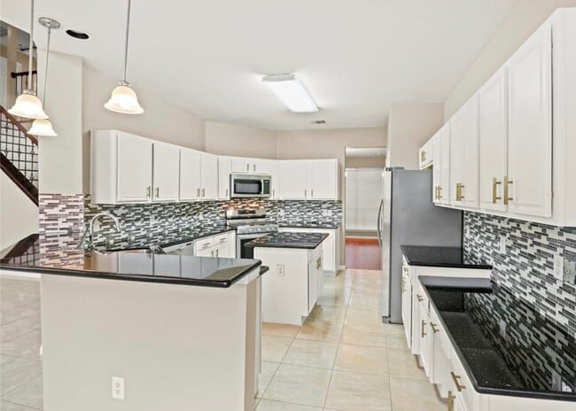 Building Photo - 10807 Oak Bayou Ln
