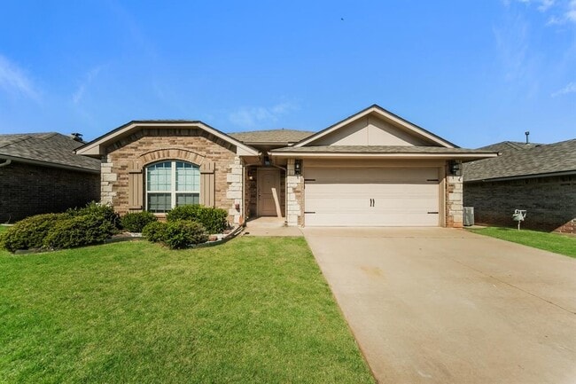 Building Photo - 2421 Shell Dr