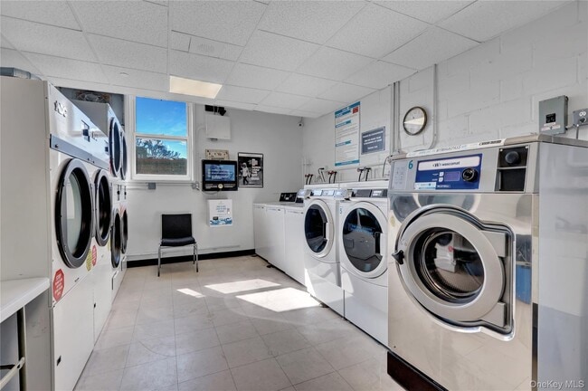 Building Photo - 54-44 Little Neck Pkwy