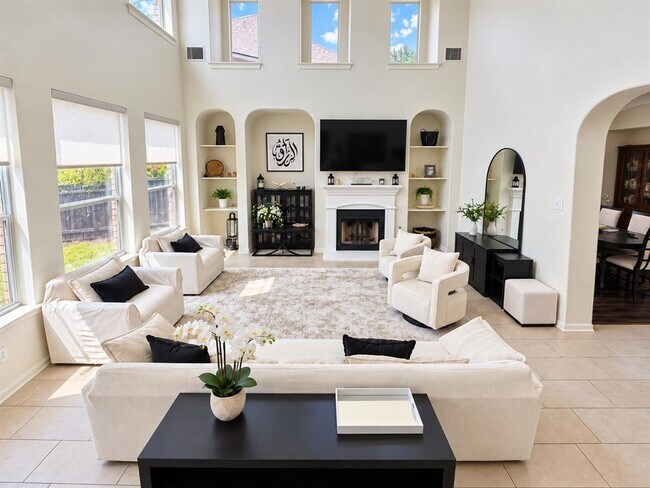 Building Photo - 17002 Brewer Blackbird Dr