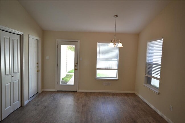 Building Photo - 1413 Colorado Bend Dr