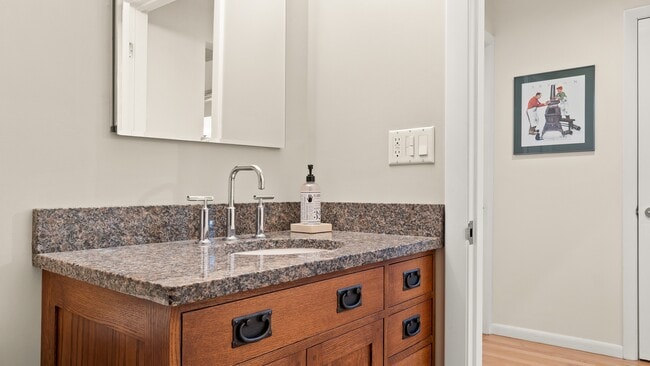 Building Photo - 14 Glendale Rd