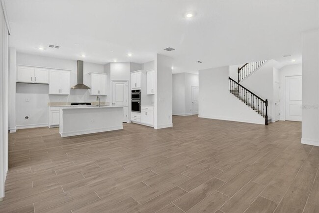 Building Photo - 6925 116th St E