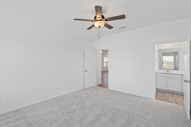 Building Photo - 290 Madrid