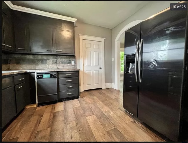 Building Photo - 829 10th St SW