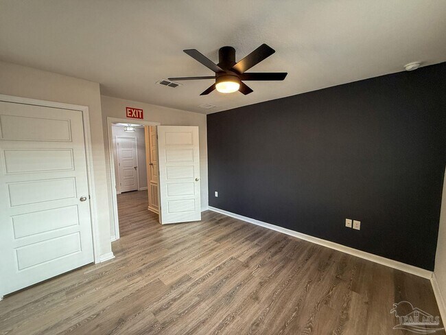 Building Photo - 6352 Burrow Ln