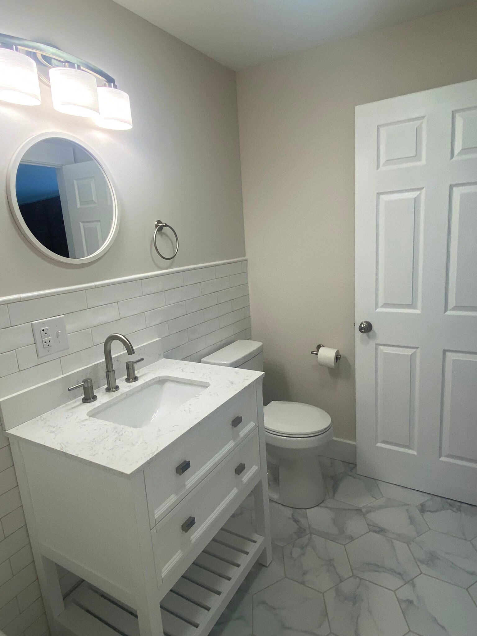 Building Photo - 427 Klotter Ave