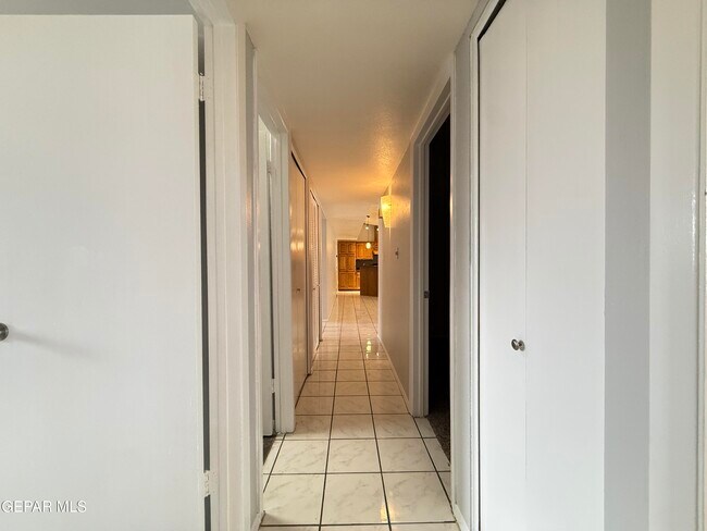 Building Photo - 11109 Pink Coral Dr