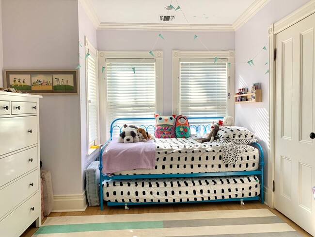 Building Photo - 81 Hampton St