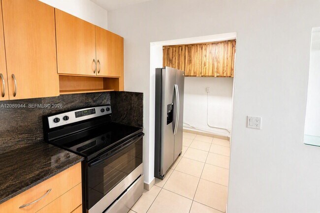 Building Photo - 1255 W 64th Terrace