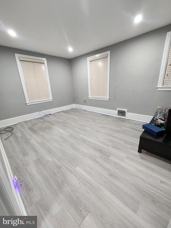 Building Photo - 80 E Main St