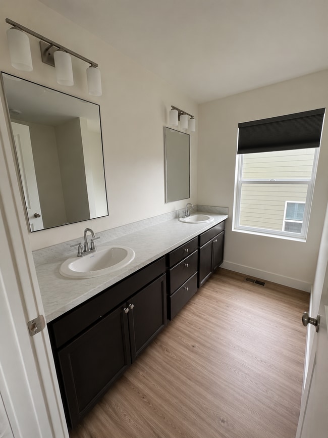 Building Photo - East Helena Rental