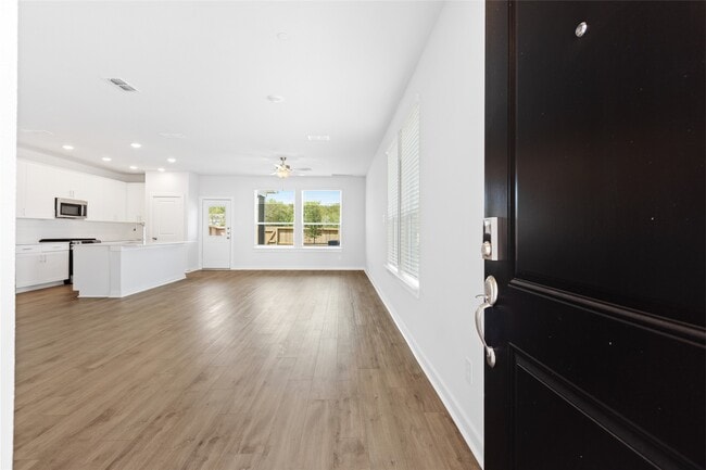 Building Photo - 8119 Danson Ln