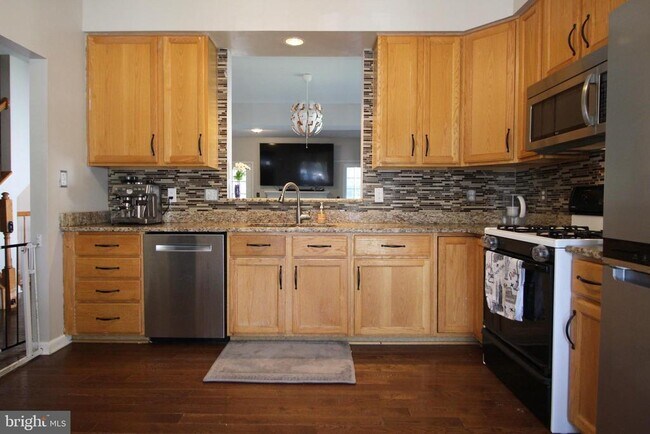 Building Photo - 2562 Sylvan Moor Ln