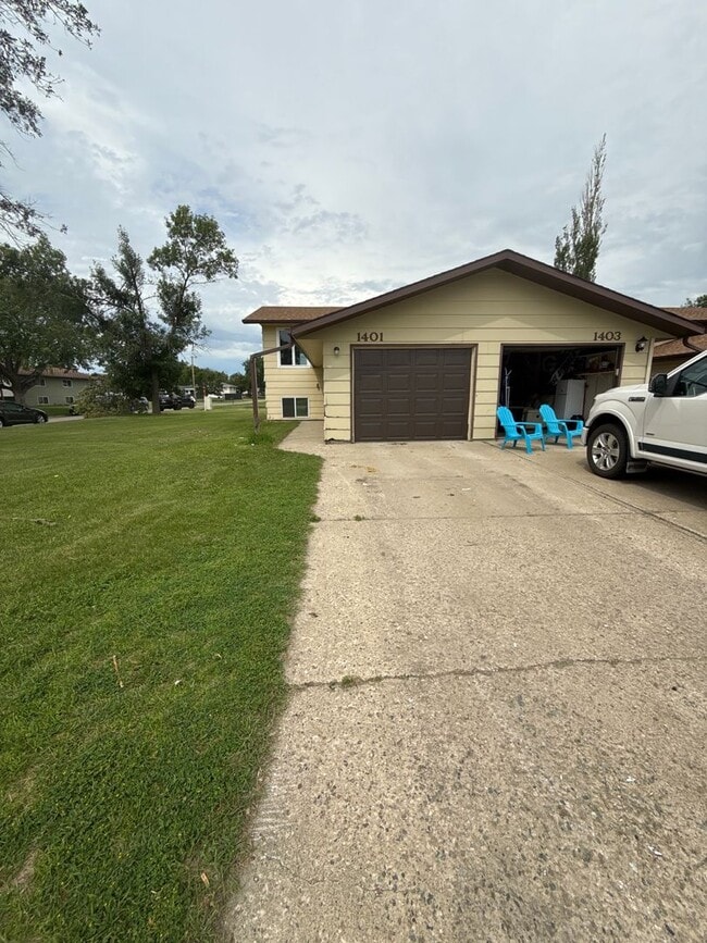 Primary Photo - 2 bedroom Town House