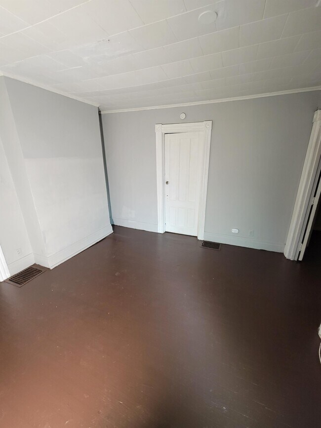 Building Photo - 31 Harris St