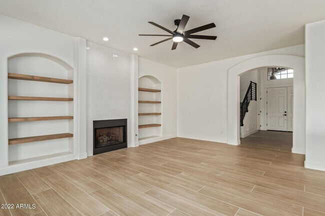 Building Photo - 13761 E Lupine Ave