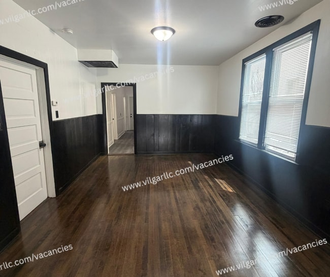 Building Photo - 1323 121st St