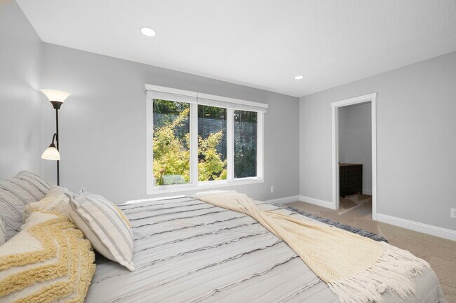Building Photo - 7874 SW Bayberry Dr
