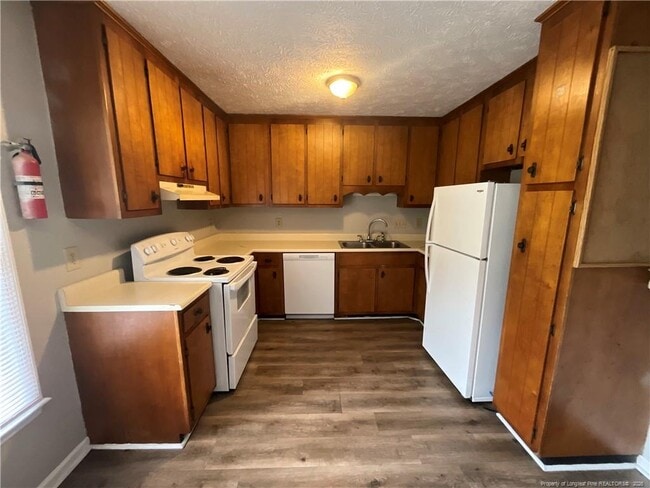 Building Photo - 929 Kennesaw Dr