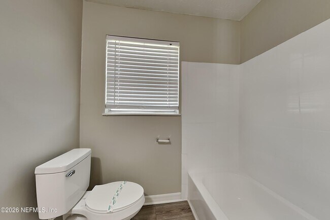 Building Photo - 671 Custer Cir