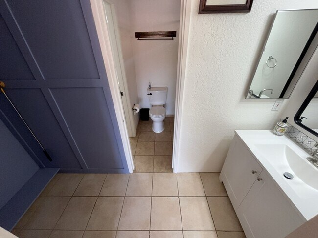 Building Photo - 4 Bedroom 2 bathroom home in Mace Ranch Davis