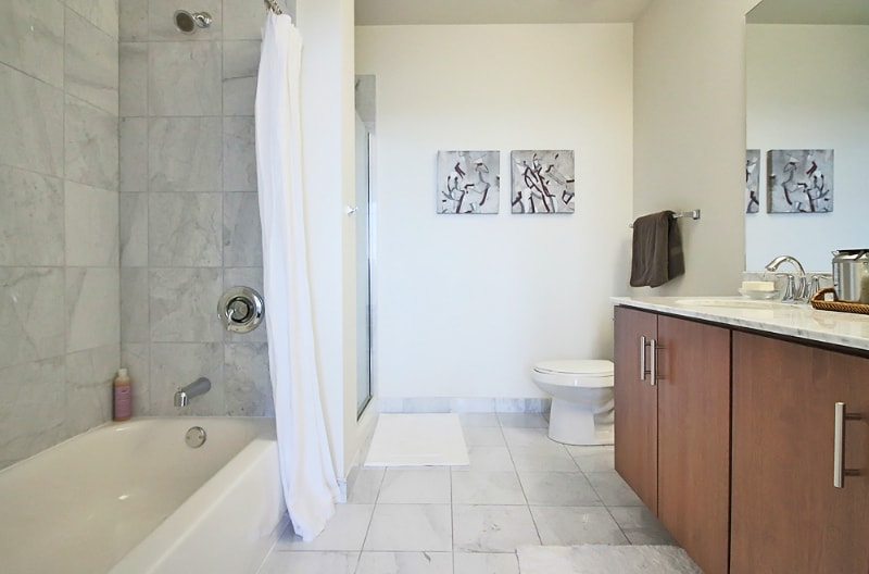 Building Photo - 2148 S Indiana Ave