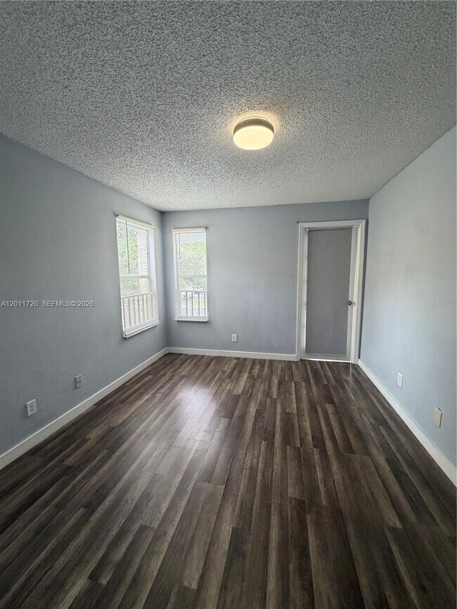 Building Photo - 1306O0 Vista Isles Dr