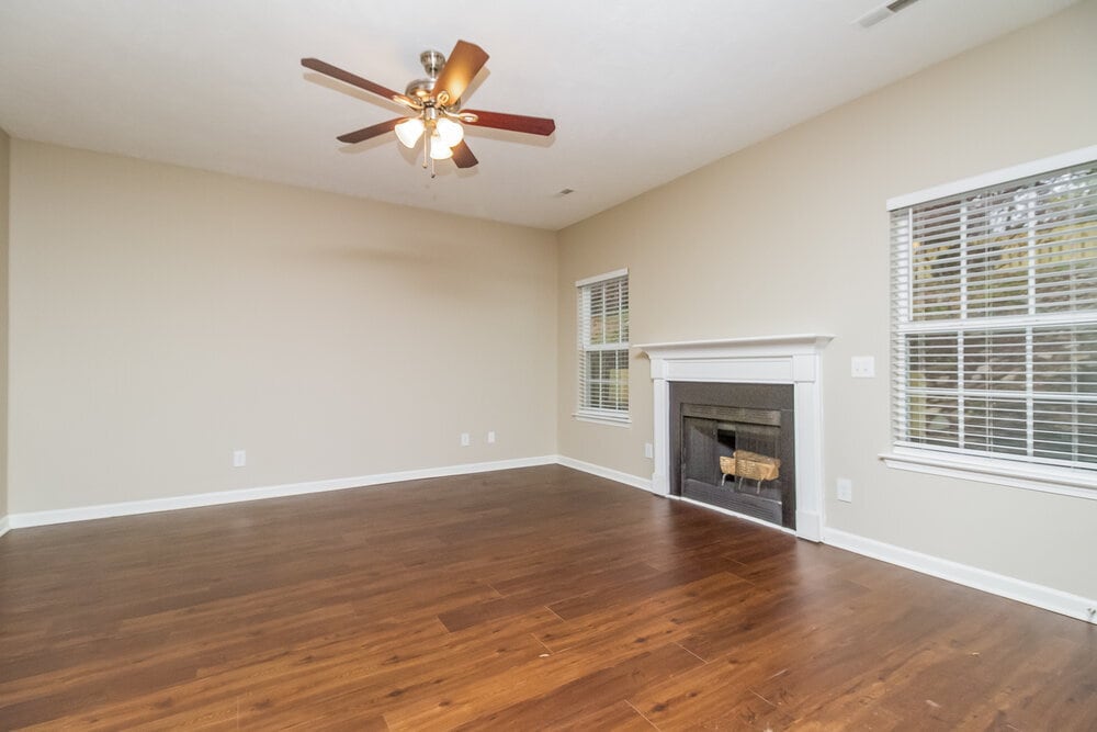 Building Photo - 7882 Rainey Dr