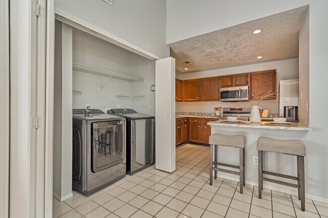 Building Photo - 23419 Summer Pine Dr