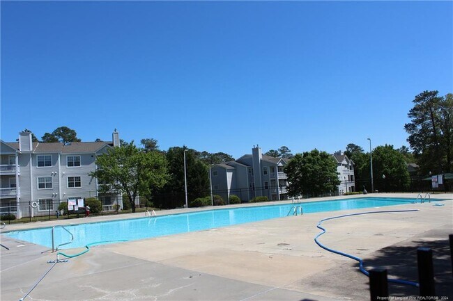 Building Photo - 264 Waterdown Dr