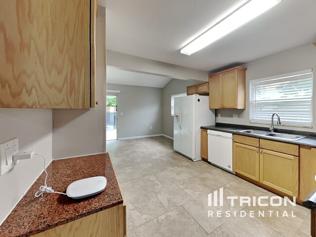 Building Photo - 111 Ravenway Dr