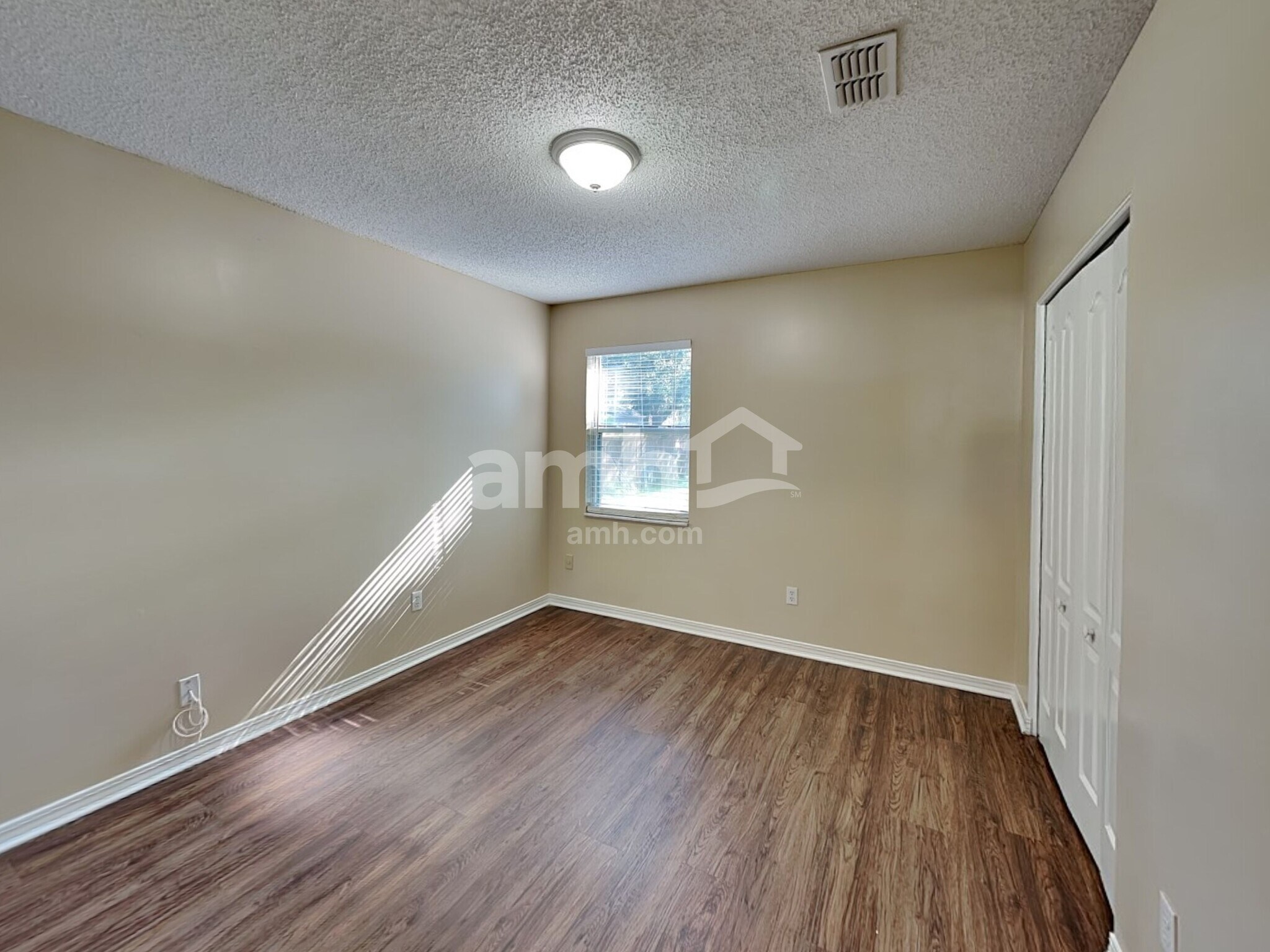 Building Photo - 1915 Breckenridge Blvd