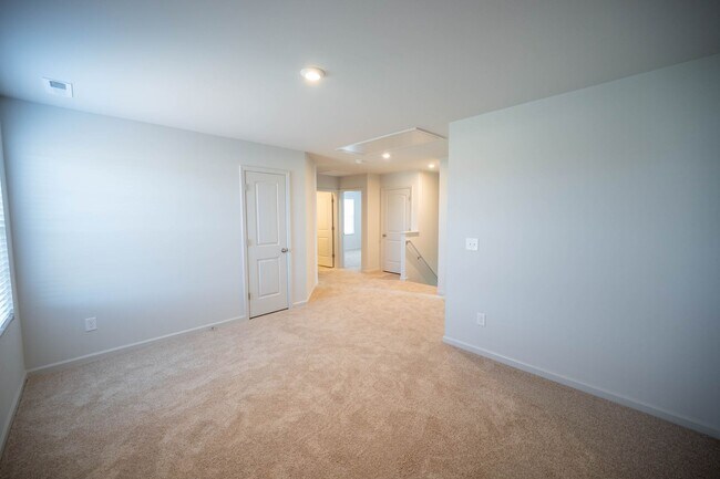 Building Photo - 321 Suhani Ln