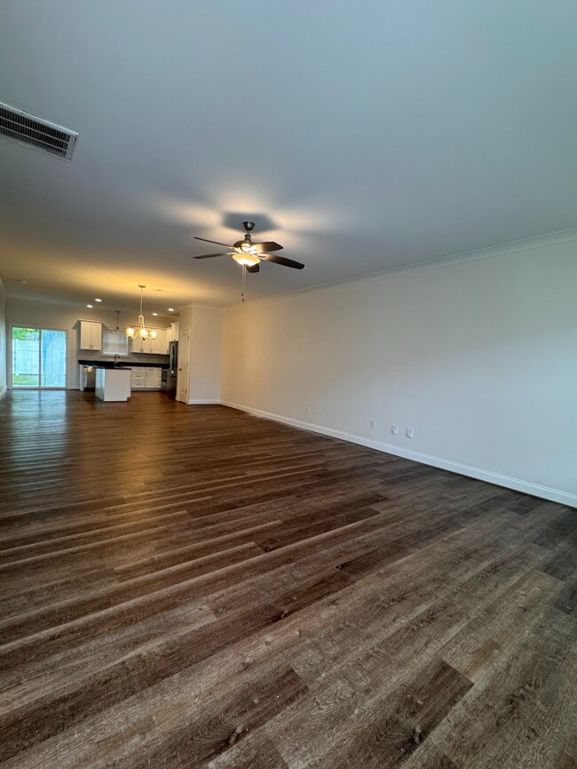 Building Photo - SIX BEDROOMS IN TRAVELERS REST?! YES, YOU READ THAT RIGHT!