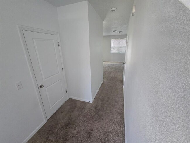 Building Photo - 936 Grandin St