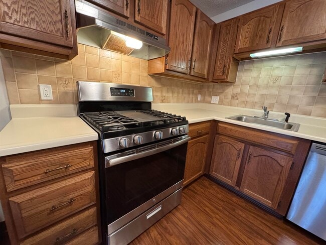 Building Photo - 379 Huse Rd