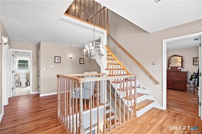 Building Photo - 8 Genesee Ln
