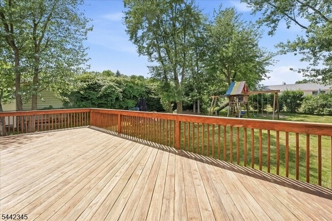 Building Photo - 6 Poplar Pl