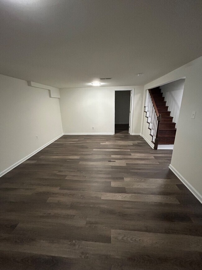 Building Photo - 9407 Colesville Rd