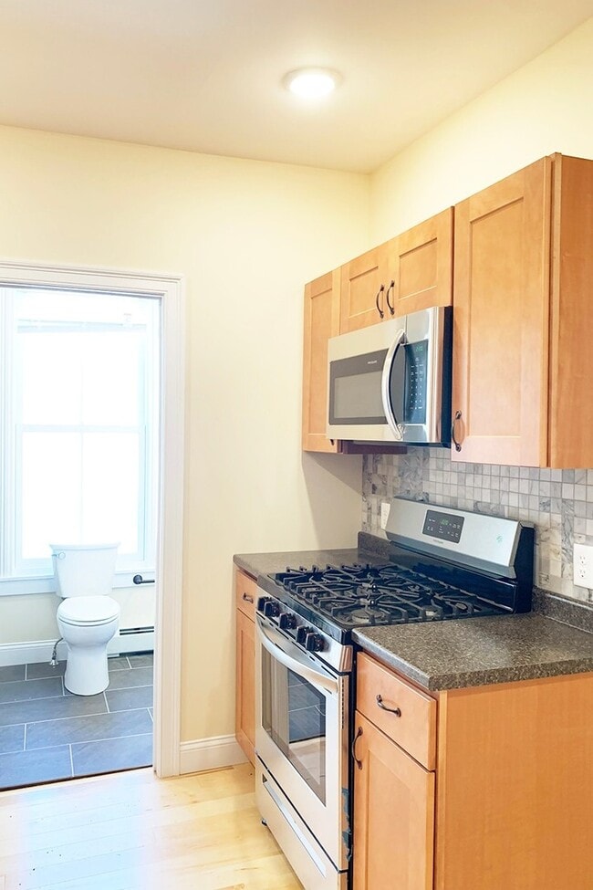 Building Photo - 375 St Paul St