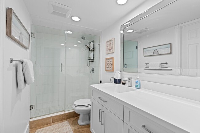 Building Photo - 140 NE 28th Ave