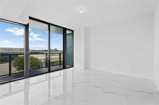 Building Photo - 1170 E Hallandale Beach Blvd