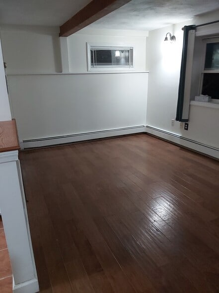 Building Photo - 83 Locust St