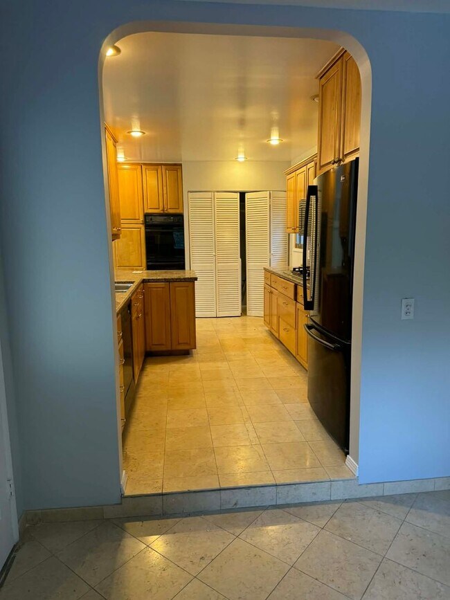 Building Photo - Stunning Single-Story Granada Hills Pool Home | 3 Bed | 2 Bath | 2,500 Sq Ft