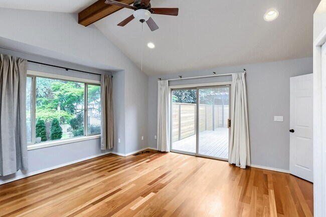 Building Photo - 15050 SW 141st Ave