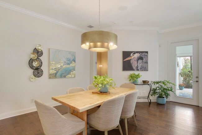 Building Photo - 136 Florence Dr