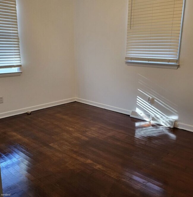 Building Photo - 3 br, 1 bath House - 933 Fort Lee Road .