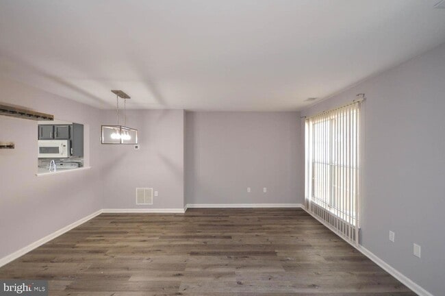 Building Photo - 14902 London Ln
